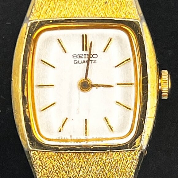 Seiko Vintage Ladies Petite Gold tone Square Watch Working